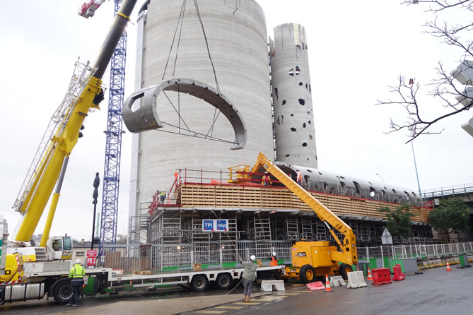 NOVEMBRE 2013 - réalisation du silo 5, bureaux, en béton préfabriqué | ©vib